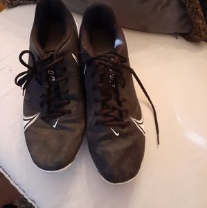 Black Nike cleats size us 11 barely been worn they are called Vapors